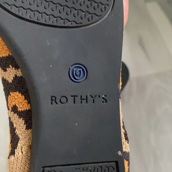 Animal print Rothy’s size 6.5 - Picture 3 of 5